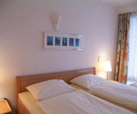 普拉泽边检站拓普杜密兹公寓式酒店 * 柏林